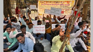 mahajyoti students on hunger strike, hunger strike for scolarship, students on hunger strike at azad ground