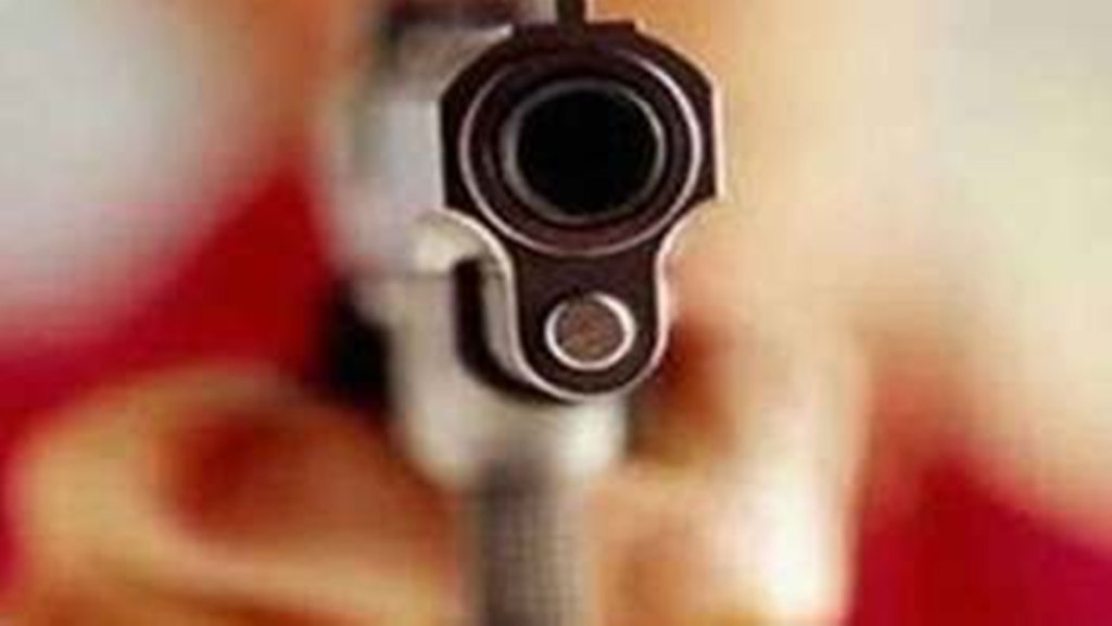 firing on youth in pune, mahabaleshwar hotel firing on youth, gun fire on youth in pune,