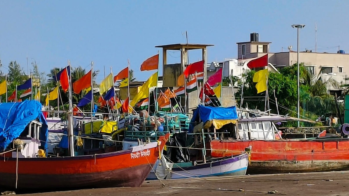 39 coastal villages, palghar district, power through underground cables