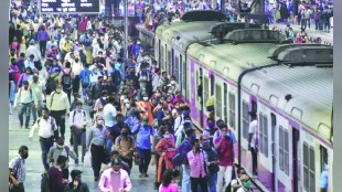 Due to Sunday schedule Central Railway passengers are suffering and 350 local trains are canceled even though there is no holiday on Monday