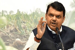 DCM Devendra Fadnavis District Collector asked send report Unseasonal rains caused heavy crop damage