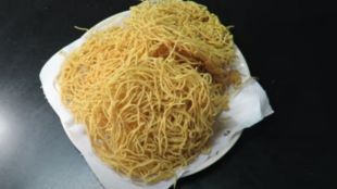 love eating Crunchy Sev