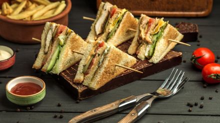 World Sandwich Day History Significance in Marathi
