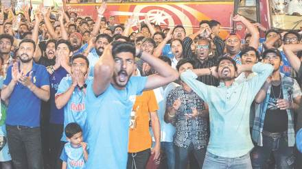 cricket fans in mumbai disappointed after india defeat