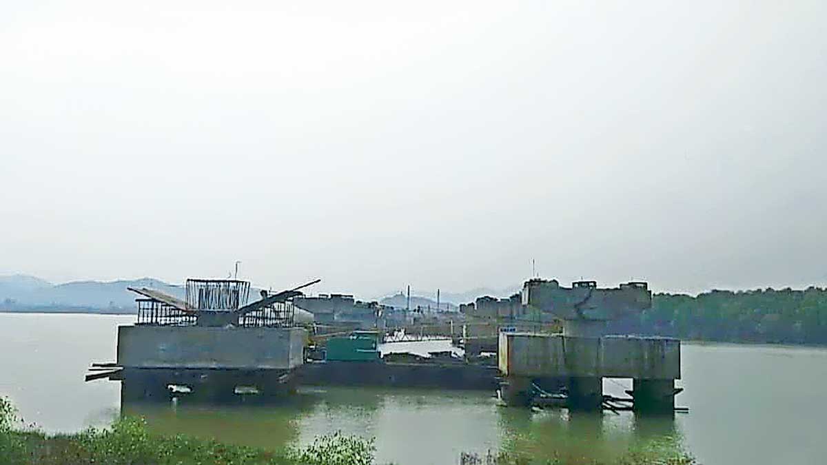 2 missing after tug boat capsizes in vaitarna river