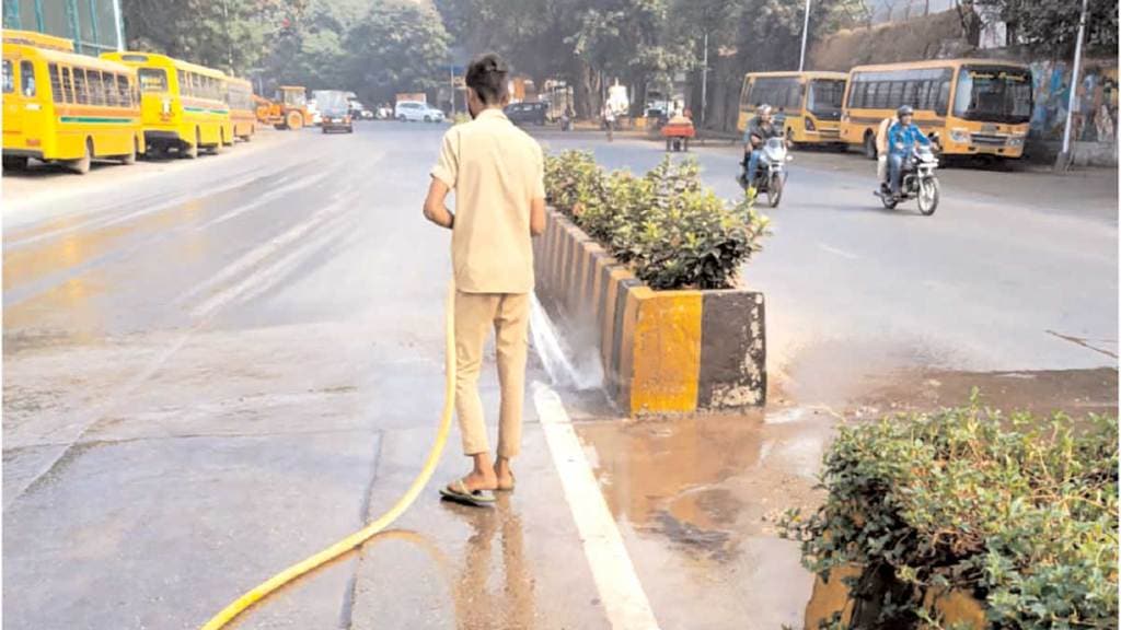 bmc able to wash only 50 to 60 km long roads daily in mumbai