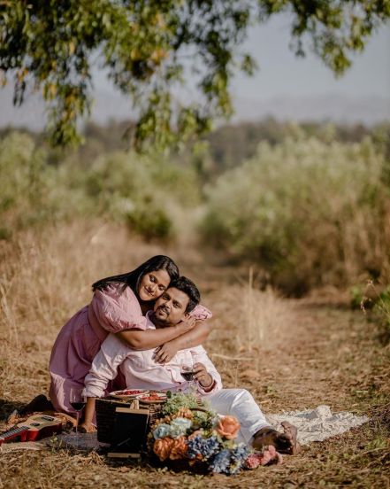 vanita kharat romantic photoshoot with husband sumit londhe