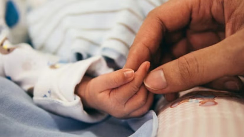 त्यामुळे त्यांची स्किनकेअर थोडी अवघड असते. अशा वेळी पालकांनी या सोप्या टिप्स लक्षात ठेवाव्यात.