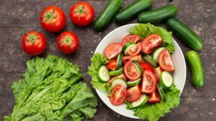 Cucumber and tomato salad healthy or not