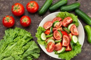 Cucumber and tomato salad healthy or not