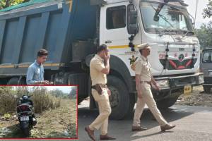 Two wheeler driver died Parol Phata