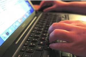 Central government baned 100 Chinese websites Targeting Indians for investment releated scams