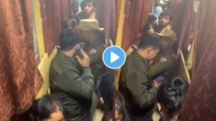 Viral Video Crowd of Ticketless passengers encroaching seats in reserved Compartment