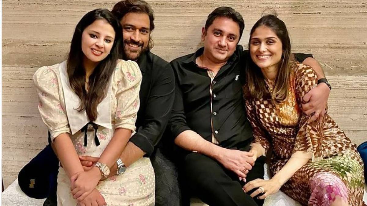 MS Dhoni in Dubai for new year Celebration