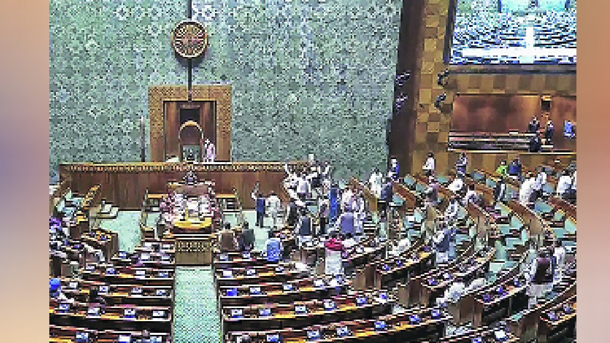 slogans of opposition parties against Modi Shah on the case of breach of security of Parliament