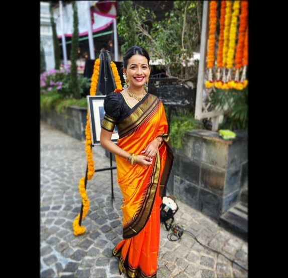 Suruchi Adarkar Wedding Piyush Ranade Wife Information Photos