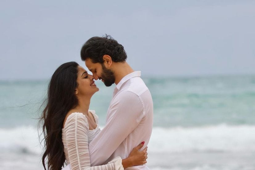 Pooja Sawant Siddesh Chavan Romantic Photoshoot