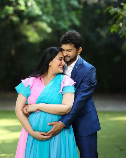 Sai Lokur Maternity Photoshoot
