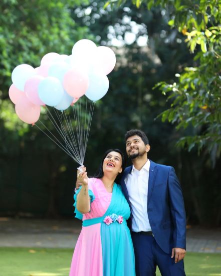 Sai Lokur Maternity Photoshoot