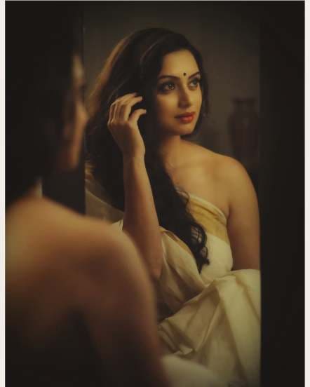Actress Shruti Marathe 