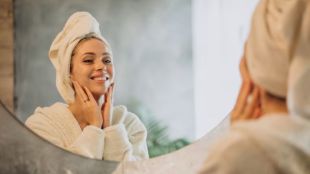 Use moisturizer o keep your skin hydrated and moisturized