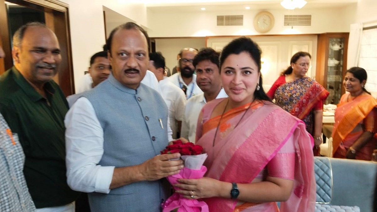 Navneet Rana meet Ajit Pawar in Amravati