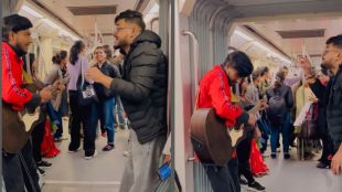 aasman ko chukar dekha metro song viral video