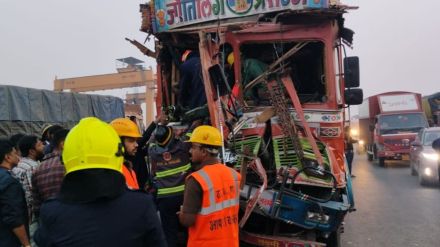 Four injured in horrific accident on Mumbai-Nashik highway