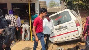 Four people died in an accident involving a Tavera vehicle at Ekodi Dandegaon in Gondia taluka