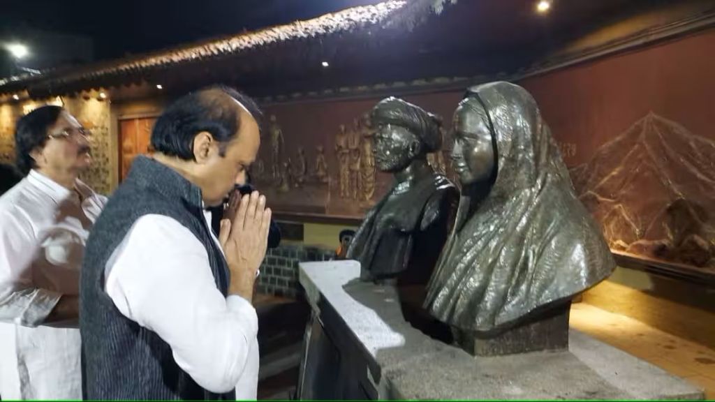 rs 100 crore fund for expansion of krantijyoti savitribai phule memorial