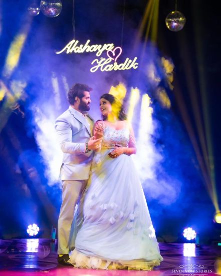 akshaya-deodhar-hardeek-joshi-wedding-anniversary