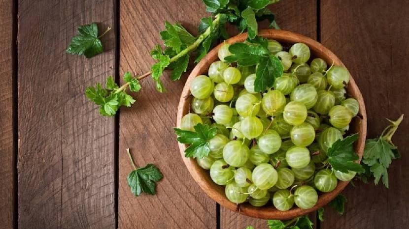 hair care tips easy diy homemade hair mask ayurvedic hair mask coconut oil amla bhringraj powder rice water effective for premature greying hair white hair