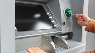 gang stole money ATM center