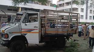 explosion of oxygen cylinder in a moving vehicle in nashik