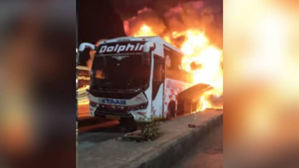 private bus, fire, Karad, passengers