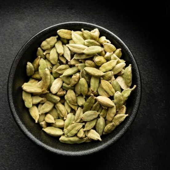 cardamom-milk-benefits
