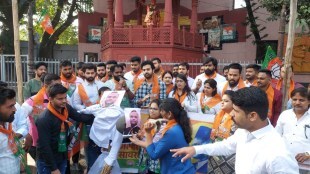 bjp youth wing agitation news in marathi, priyank kharge news in marathi, priyank kharge statement on veer savarkar pune