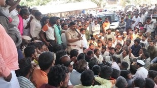solapur onion farmers agitation news in marathi, onion auction stopped in solapur news in marathi