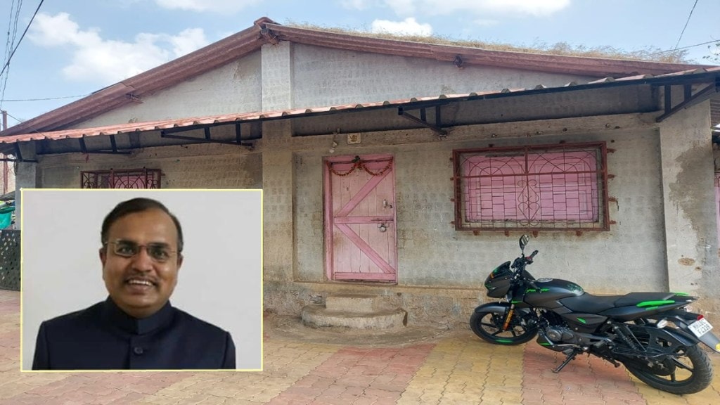 bogus doctor search committee inactive in palghar, chief executive officer of zilla parishad