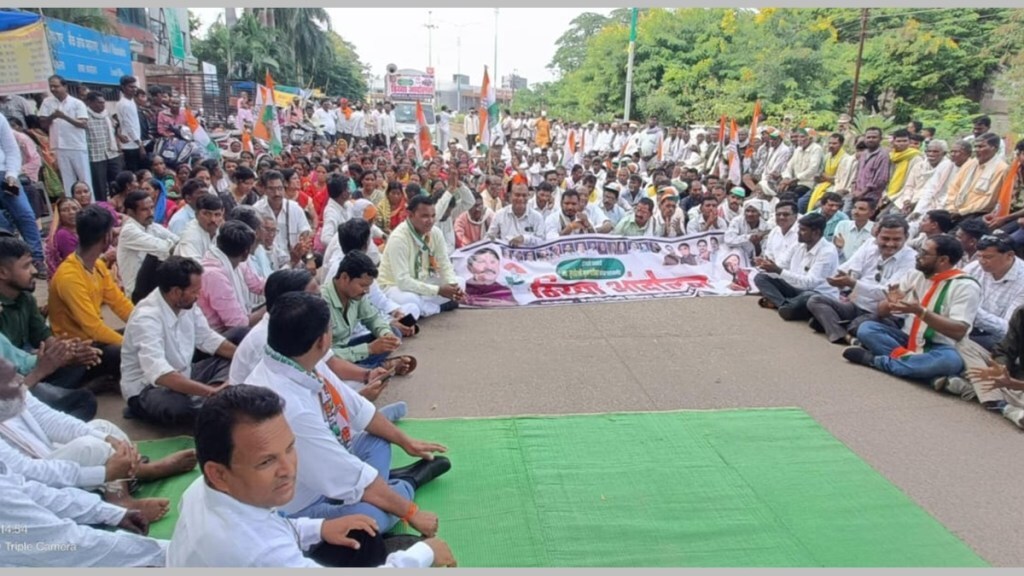 gadchiroli farmers protest in chandrapur, tiger and elephant attack on gadchiroli farmers