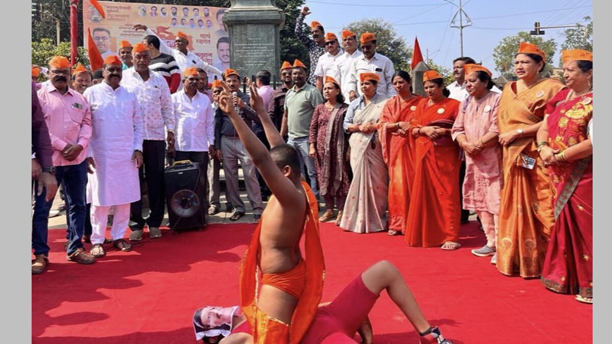 face mask of obc leader prakash shendge, wrestling dasara chowk