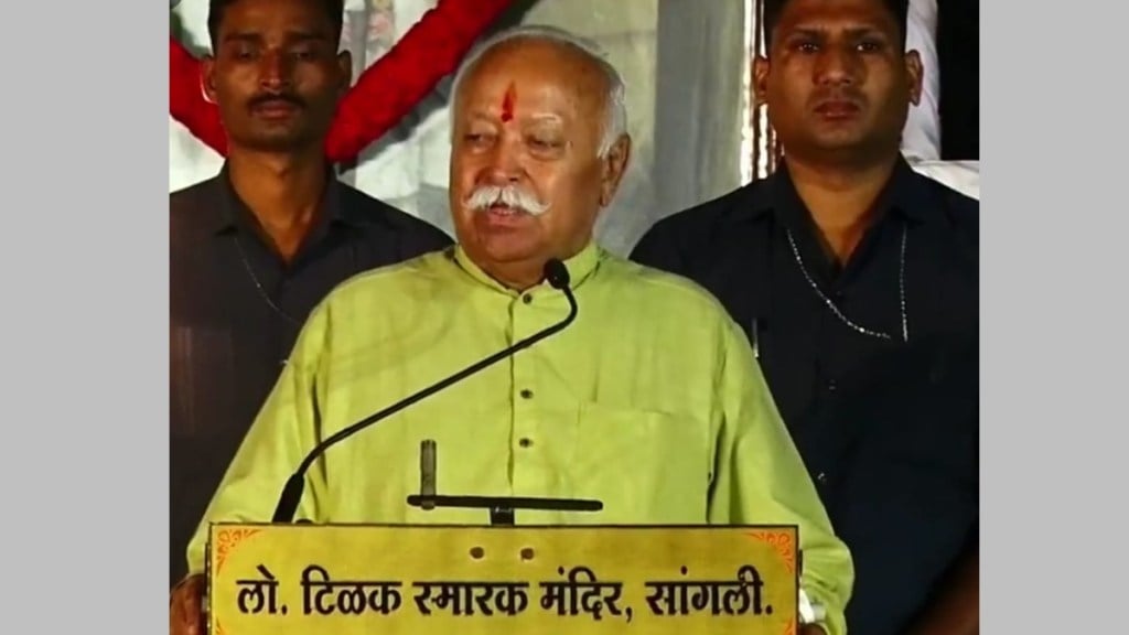 sangli rss chief mohan bhagwat, mohan bhagwat world is looking india for peace