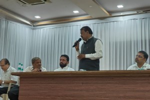 pollution in tarapur, pollution in boisar, mp rajendra gavit reprimanded the officers