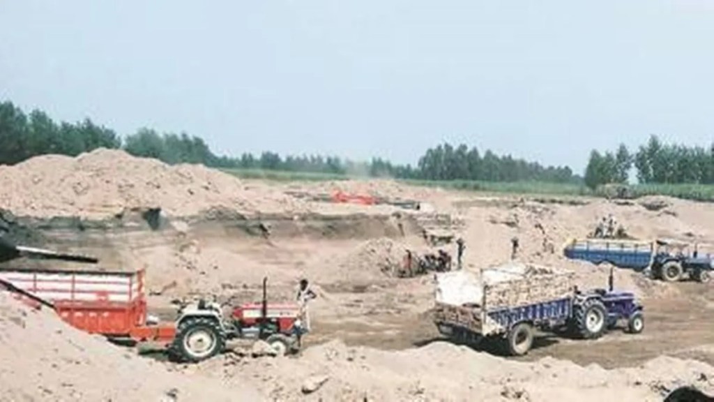 thane district illegal sand mining news in marathi, day and night illegal sand mining in thane news in marathi