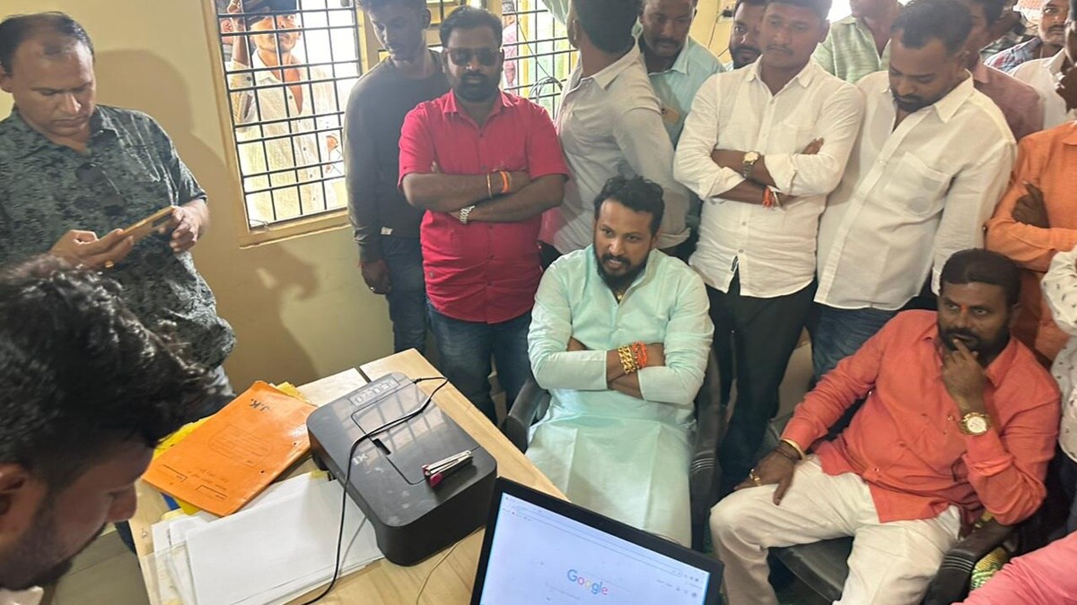 chandrapur shivsena, oriental insurance company, claim of crop insurance for farmers