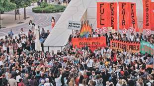 cop28 concluding without agreement in sight on fossil fuels