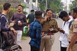 special campaign of Dhule Superintendent of Police for those loitering outside schools colleges