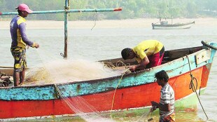 25 crore refunds fishermen 2021 arrears government, fishermen financial crisis uran