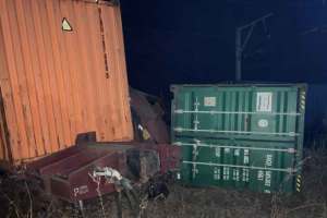 goods train derail at kasara ghat