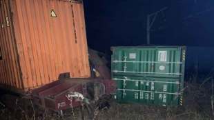 goods train derail at kasara ghat